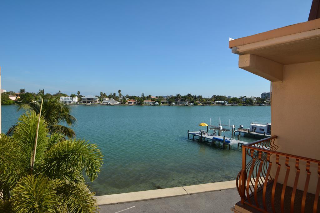 Westwinds Waterfront Resort Сейнт Пийт Бийч Екстериор снимка