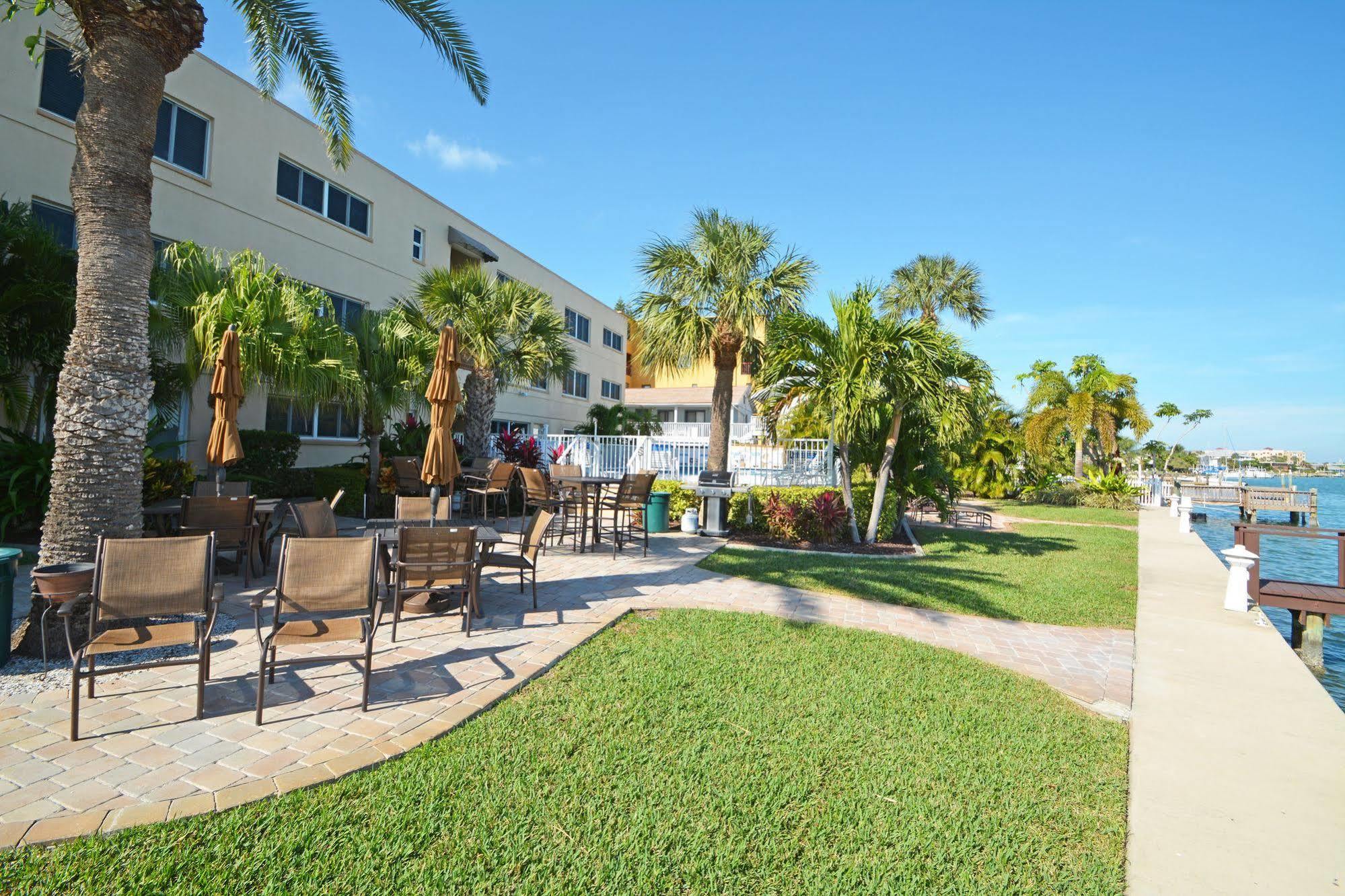 Westwinds Waterfront Resort Сейнт Пийт Бийч Екстериор снимка